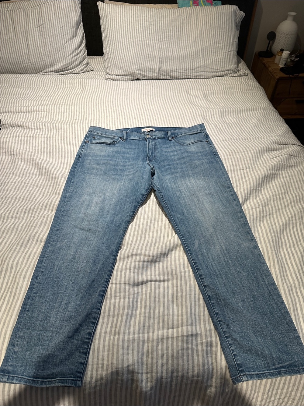 Lucky Brand Men's 410 Jeans in Light Blue Wash